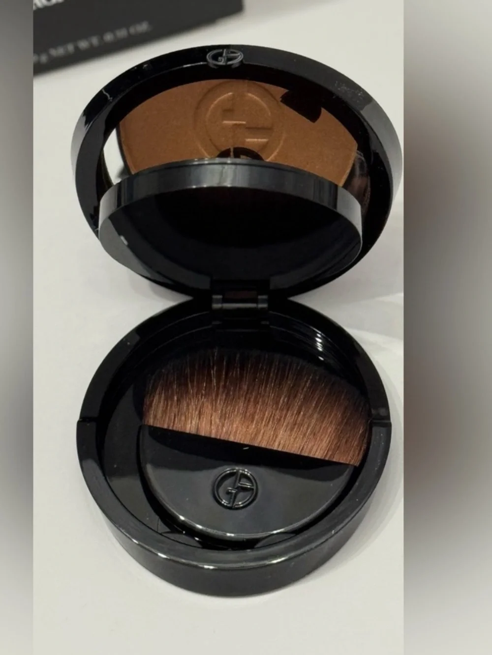 Giorgio Armani Luminous Silk Golden Glow Highlighter